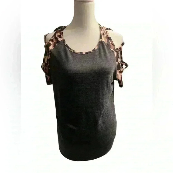 SHEIN Cold Shoulder ribbed tee in gray with animal print on arms & neck size XL - Picture 1 of 7